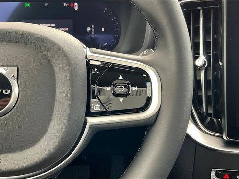 New 2026 Volvo XC90 B5 Plus w/ Protection Package Premier image 23