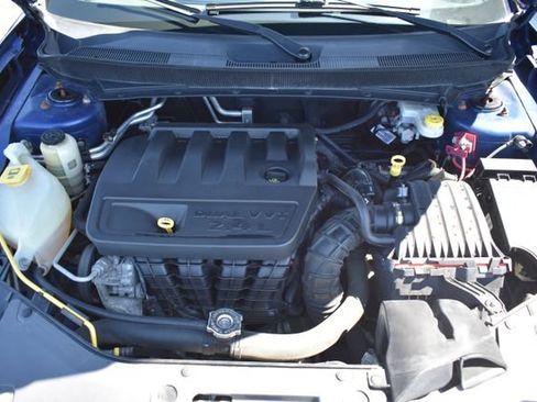 Used 2010 Chrysler Sebring Touring FWD image 36