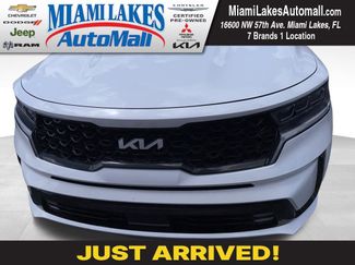 Used 2023 Kia Sorento SX video 1