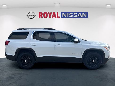 Used 2019 GMC Acadia SLT image 8