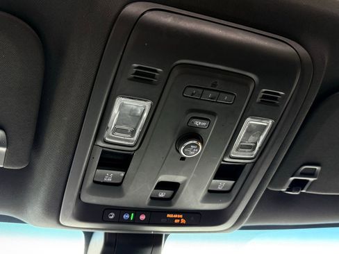 Used 2021 Chevrolet Suburban Z71 AWD/4WD image 53