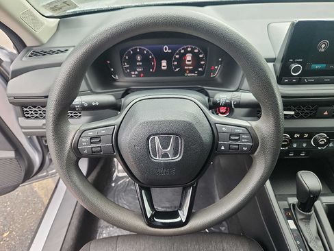 Used 2023 Honda Accord EX image 19