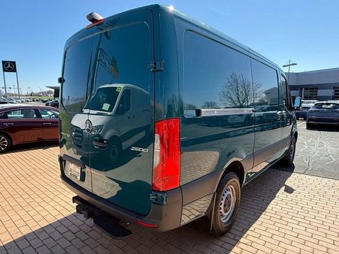 Used 2025 Mercedes-Benz Sprinter 2500 image 3