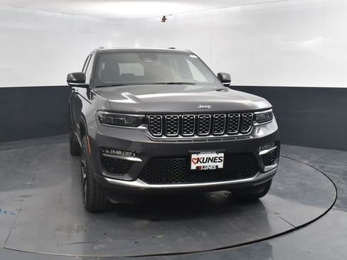 Used 2022 Jeep Grand Cherokee Summit image 2