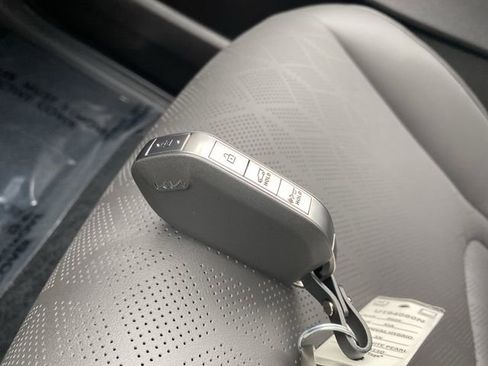 New 2026 Kia Carnival SX w/ SX Dark Edition Package image 35