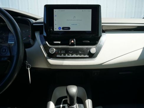 Used 2023 Toyota Corolla LE image 23
