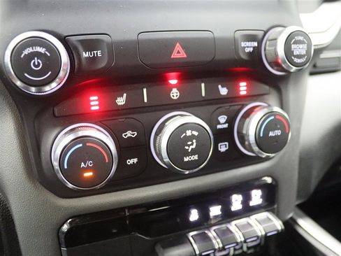 Used 2019 RAM 1500 Big Horn AWD/4WD image 38