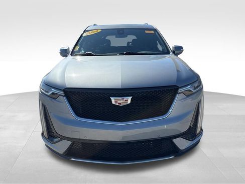 Used 2024 Cadillac XT6 Sport image 2