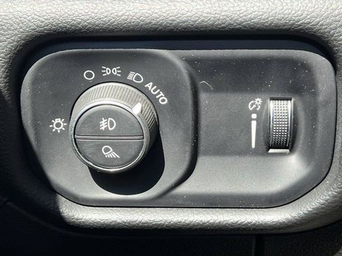 Used 2022 RAM 1500 Big Horn AWD/4WD image 19