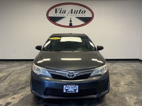 Used 2012 Toyota Camry LE FWD image 3