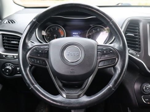 Used 2019 Jeep Cherokee Trailhawk w/ Cold Weather Group AWD/4WD image 18