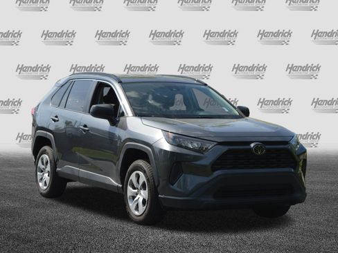 Used 2020 Toyota RAV4 LE image 5