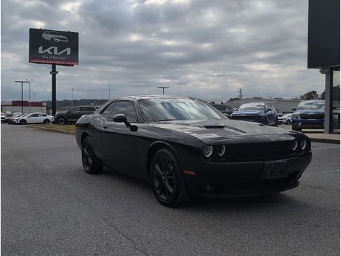 Used 2023 Dodge Challenger SXT w/ Blacktop Package image 7