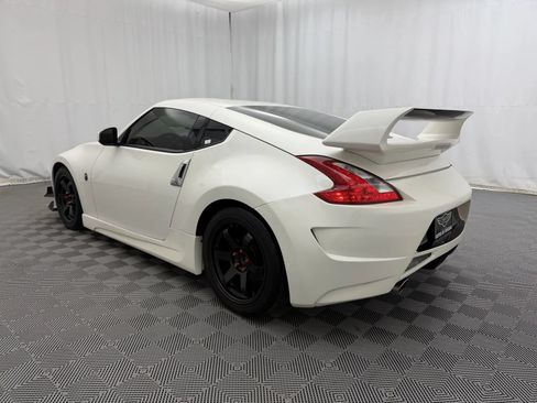 Used 2016 Nissan 370Z Coupe RWD image 9