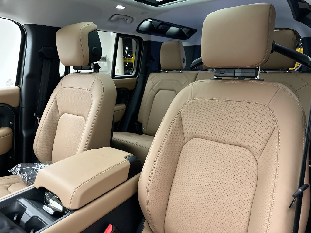 New 2026 Land Rover Defender 110 S AWD/4WD image 10
