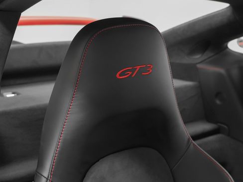 Certified 2018 Porsche 911 GT3 image 33