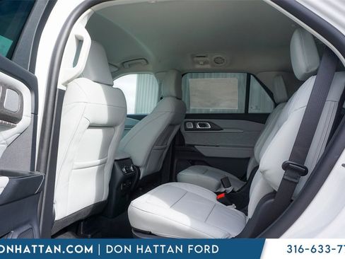 New 2026 Ford Explorer Platinum w/ LUX Leather Package image 19