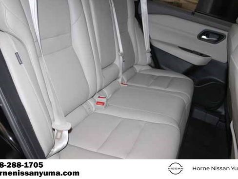 Used 2023 Nissan Rogue SL w/ SL Premium Package image 7