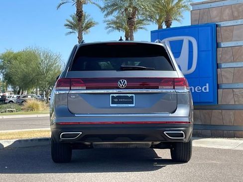 Used 2025 Volkswagen Atlas SE FWD image 6