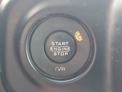 Used 2019 Jeep Wrangler Unlimited Sport S image 23