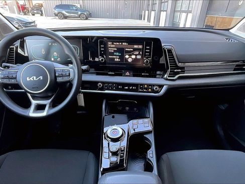 Certified 2025 Kia Sportage LX image 15