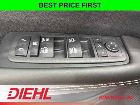 New 2026 Chrysler Pacifica Limited w/ S Appearance Package AWD/4WD image 27