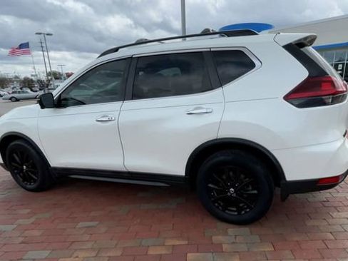 Used 2018 Nissan Rogue SV w/ Premium Package image 7
