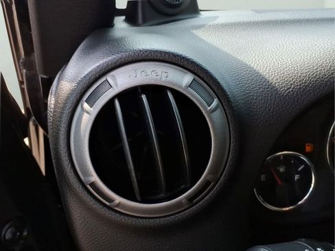 Used 2014 Jeep Wrangler Sport AWD/4WD image 21