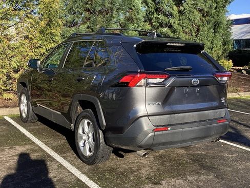 Used 2020 Toyota RAV4 XLE w/ Convenience Package image 11
