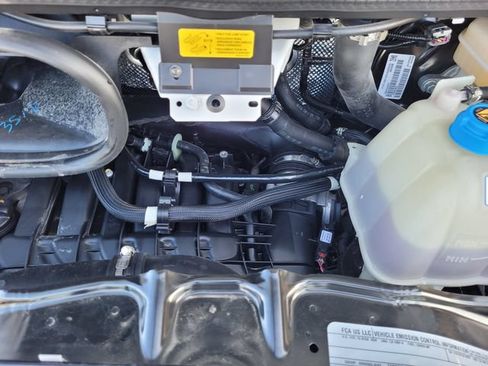 Used 2025 RAM ProMaster 2500 w/ U-Haul Equipment Group FWD image 20