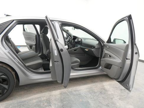 New 2026 Hyundai Elantra SEL Sport image 26