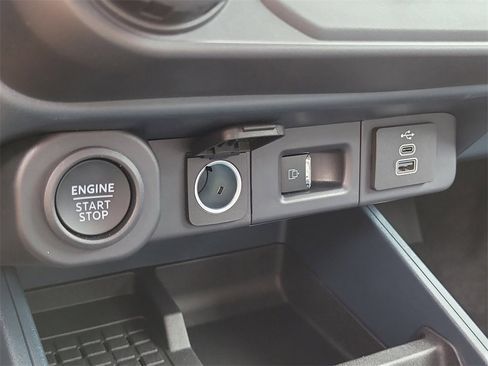 New 2025 Ford Maverick Lariat w/ Black Appearance Package image 24