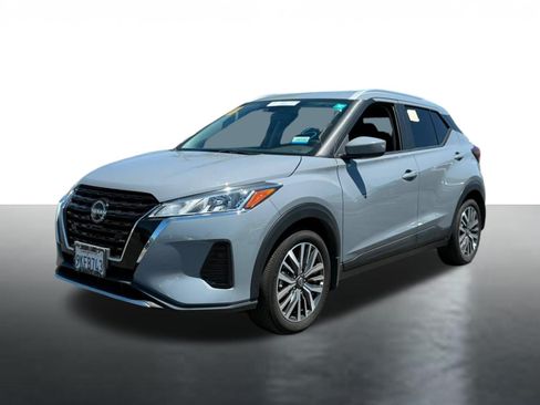 Used 2024 Nissan Kicks SV FWD image 4