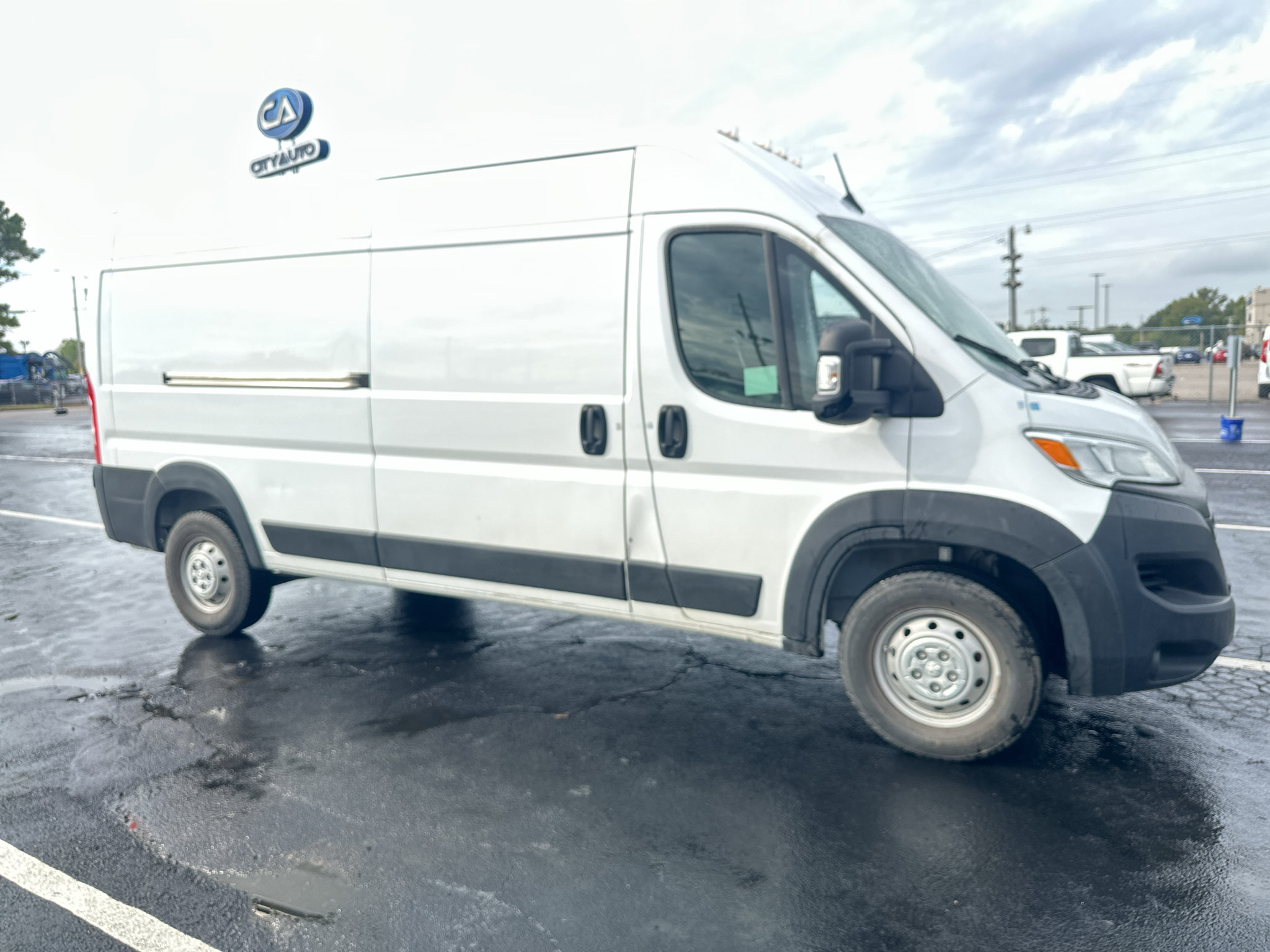 Used 2023 RAM ProMaster 2500 FWD image 3