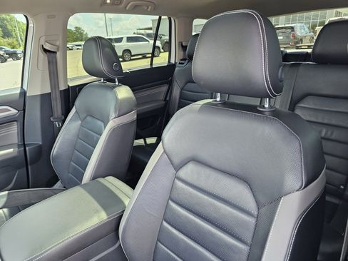 Used 2021 Volkswagen Atlas SEL Premium w/ MDO Package (Bench Seat) AWD/4WD image 18