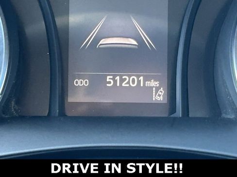 Used 2018 Toyota Camry SE image 19