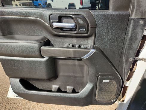 Used 2022 GMC Sierra 2500 AT4 w/ AT4 Premium Plus Package image 16