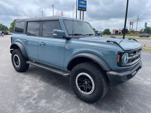 Used 2023 Ford Bronco Outer Banks w/ Sasquatch Package AWD/4WD image 2