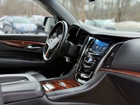 Used 2016 Cadillac Escalade Premium image 55