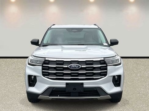 New 2026 Ford Explorer Active w/ Active Comfort Package image 2