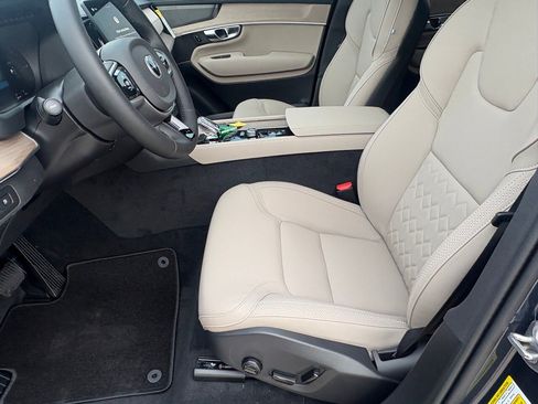 New 2026 Volvo XC90 T8 Plus image 17