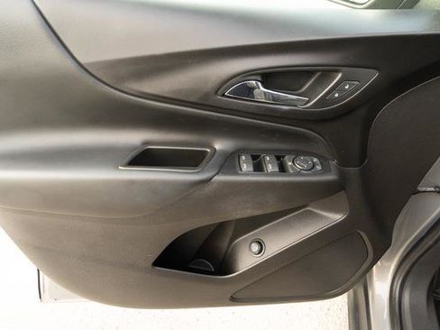 Used 2019 Chevrolet Equinox LT image 12