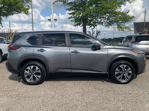 Used 2023 Nissan Rogue SV w/ SV Premium B Package image 2