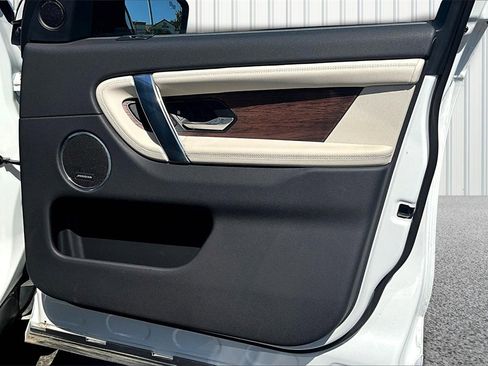 Used 2023 Land Rover Discovery Sport SE R-Dynamic image 18