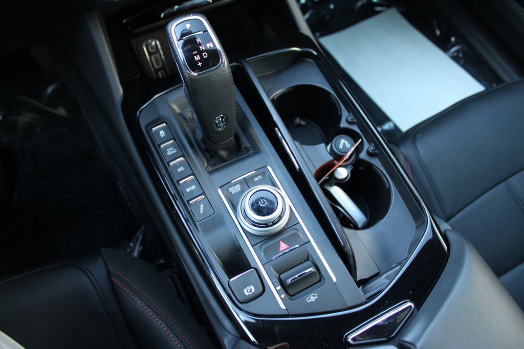 Used 2024 Maserati Levante GT Ultima AWD/4WD image 20