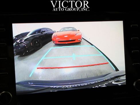 Used 2021 Toyota Corolla LE image 24