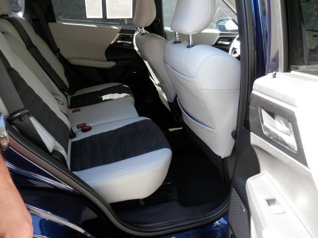 Used 2025 Mitsubishi Outlander SE AWD/4WD image 36