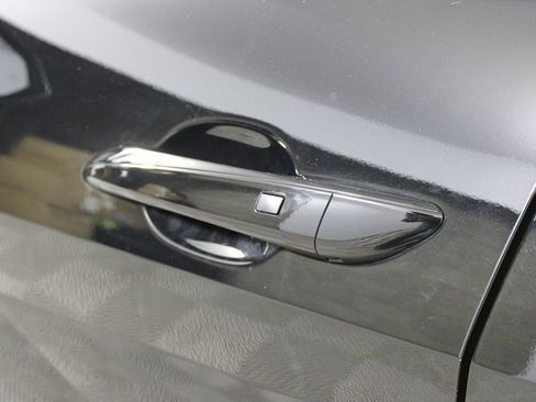 Used 2025 Hyundai Elantra Blue image 23