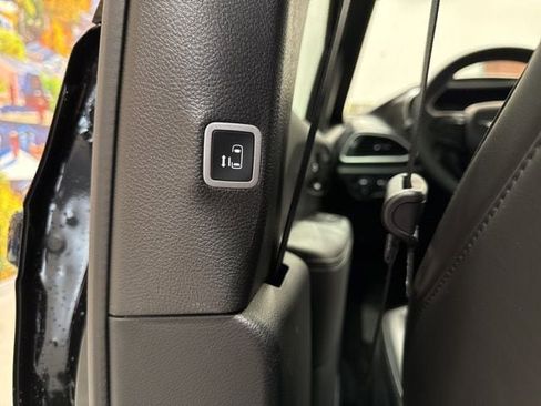 New 2026 Chrysler Pacifica Select w/ S Appearance Package image 40