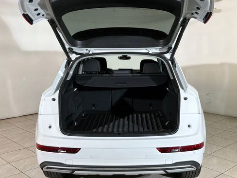 Used 2023 Audi Q5 Prestige w/ Prestige Package image 22